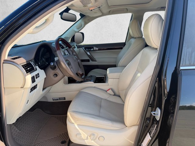 Used 2016 Lexus GX 460 Luxury AWD/4WD image 17