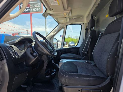 Used 2019 RAM ProMaster 2500 w/ Interior Convenience Group FWD image 11