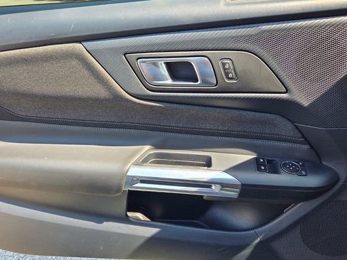 Used 2024 Ford Mustang Coupe image 25