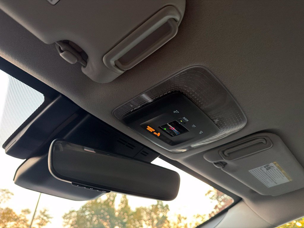 Certified 2026 Toyota Prius XLE FWD image 25