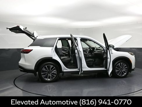 Certified 2026 INFINITI QX60 Luxe w/ Family Package AWD/4WD image 38