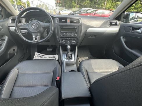 Used 2013 Volkswagen Jetta SE FWD image 15