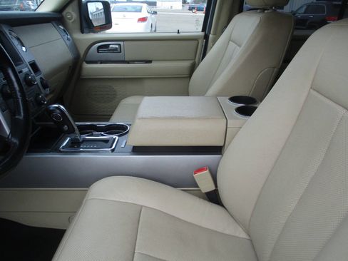 Used 2017 Ford Expedition EL Limited w/ Equipment Group 301A image 17