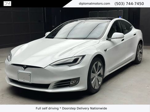 Used 2020 Tesla Model S Long Range Plus image 1