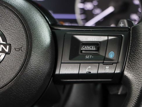 Used 2023 Nissan Rogue SV image 14