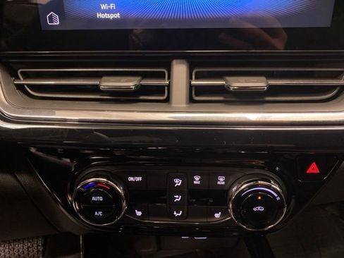 New 2026 Chevrolet Trax RS w/ Sunroof Package image 19