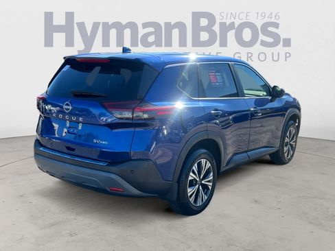 Certified 2023 Nissan Rogue SV image 3