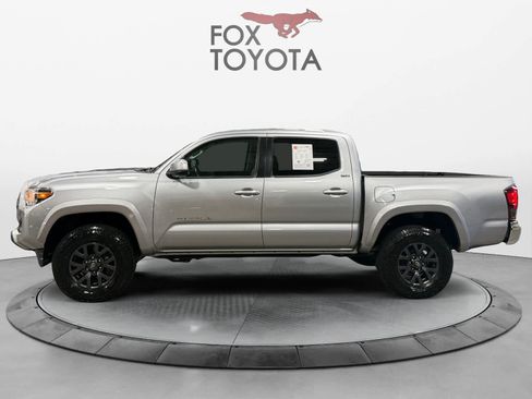 Used 2021 Toyota Tacoma SR5 AWD/4WD image 3