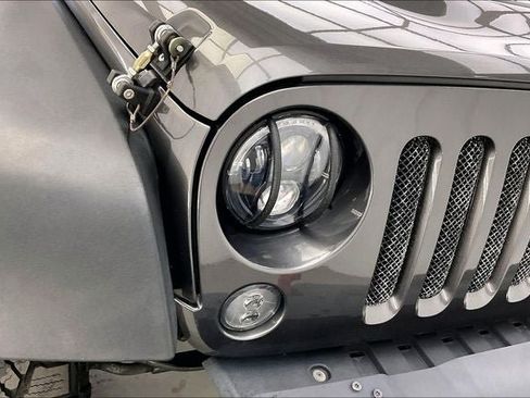 Used 2016 Jeep Wrangler Unlimited Rubicon AWD/4WD image 24