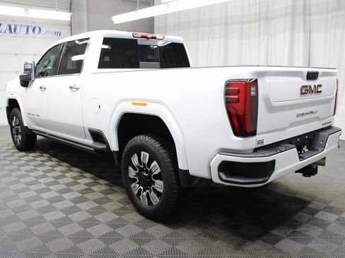 Used 2025 GMC Sierra 2500 Denali image 5