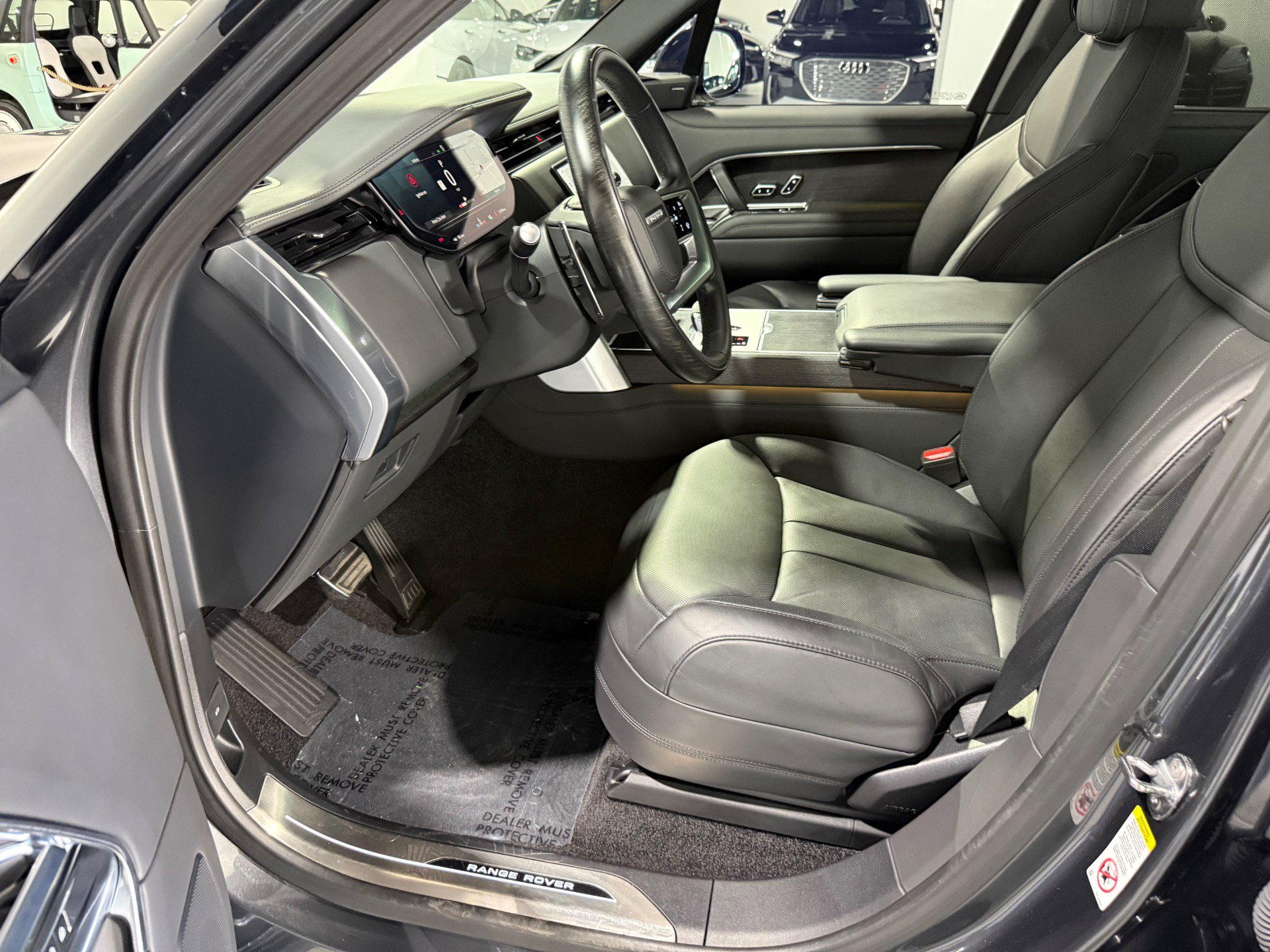 Used 2024 Land Rover Range Rover SE AWD/4WD image 25