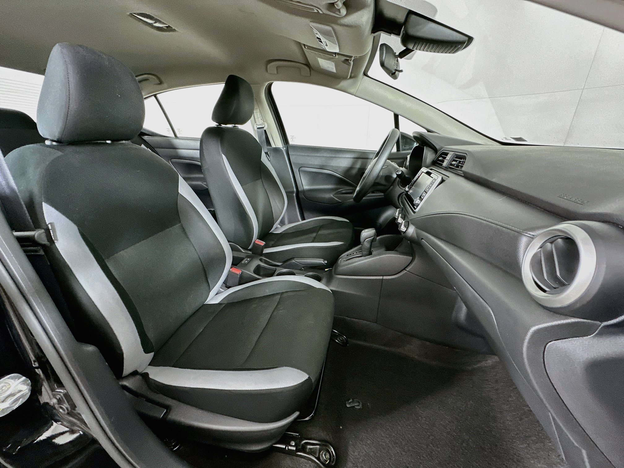 Used 2025 Nissan Versa S w/ Trunk Package FWD image 28