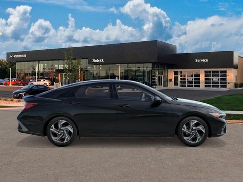 New 2026 Hyundai Elantra SEL Sport FWD image 7