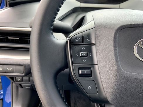 Used 2025 Toyota Prius LE FWD image 23