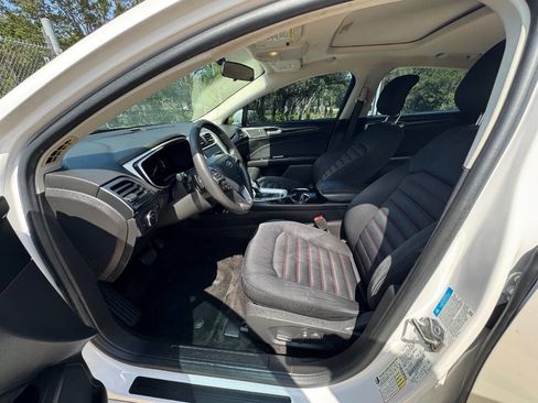 Used 2015 Ford Fusion SE FWD image 30