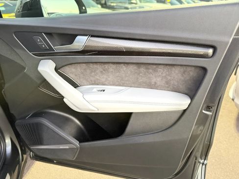 Used 2019 Audi SQ5 Prestige image 24