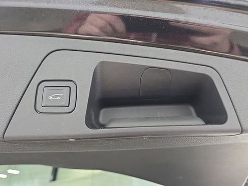 Used 2020 Buick Envision Premium AWD/4WD image 33