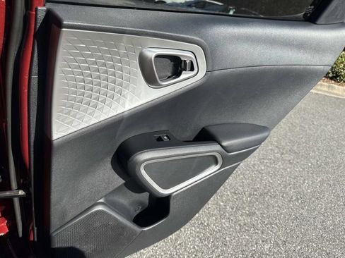 Used 2021 Kia Soul LX image 18