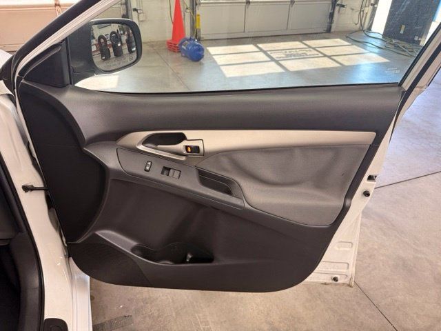 Used 2009 Toyota Matrix FWD image 23