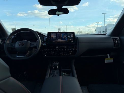 New 2026 Nissan Pathfinder SV image 28