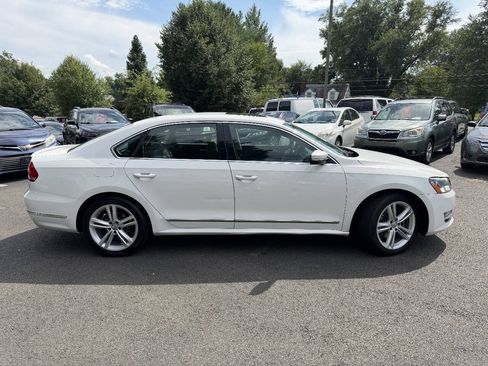 Used 2013 Volkswagen Passat TDI SEL Premium FWD image 8