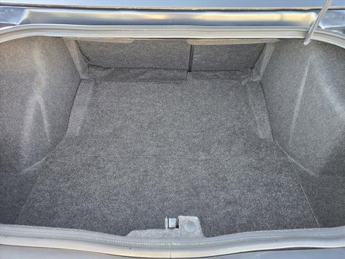 Used 2009 Dodge Challenger SE image 25