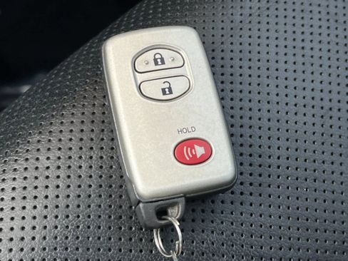 Used 2016 Toyota 4Runner Limited image 30