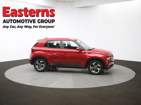 Used 2022 Hyundai Venue SEL image 45