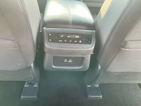 Used 2025 Nissan Pathfinder SV AWD/4WD image 17