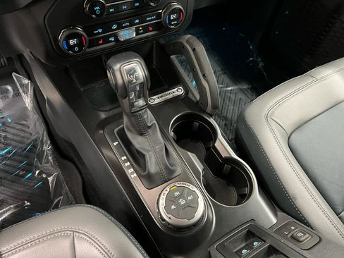 Used 2024 Ford Bronco Outer Banks image 31