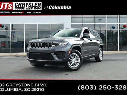 Certified 2025 Jeep Grand Cherokee Laredo w/ Luxury Tech Group I