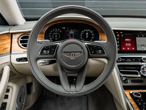 Certified 2026 Bentley Flying Spur Plug-In Hybrid AWD/4WD image 30