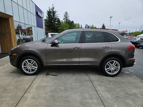 Used 2016 Porsche Cayenne AWD/4WD image 8