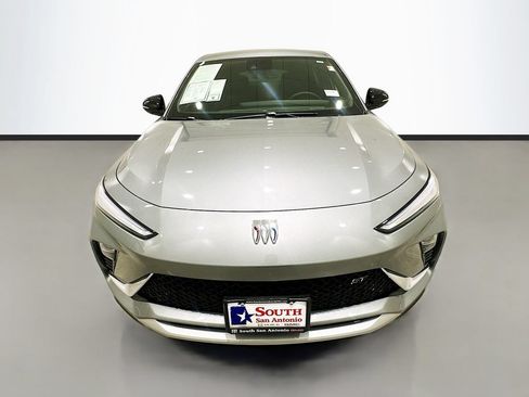 Certified 2025 Buick Envista Sport Touring w/ Convenience I Package FWD image 2
