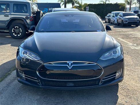 Used 2015 Tesla Model S 70D image 17