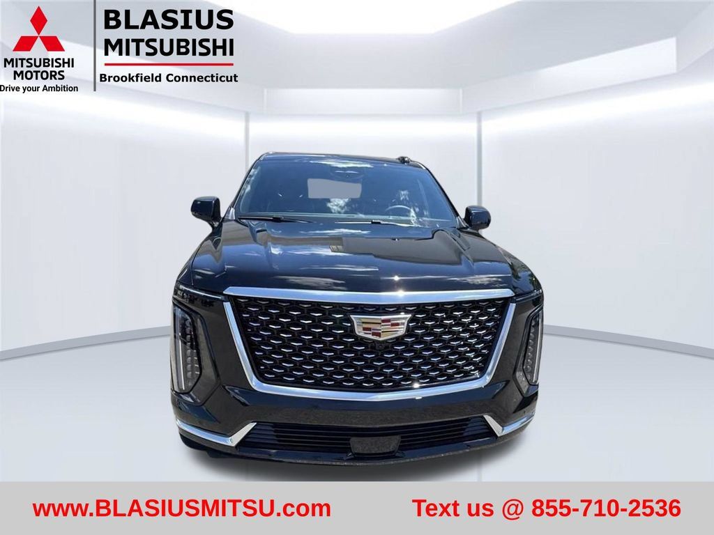 Used 2026 Cadillac Escalade Luxury AWD/4WD image 6