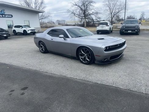 Used 2016 Dodge Challenger R/T w/ Cold Weather Group image 4