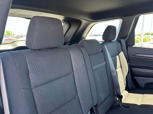 Used 2019 Jeep Grand Cherokee Laredo AWD/4WD image 29
