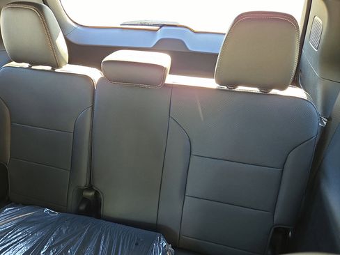 New 2026 Chevrolet Traverse High Country image 13