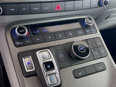 Used 2024 Hyundai Palisade SEL FWD image 17
