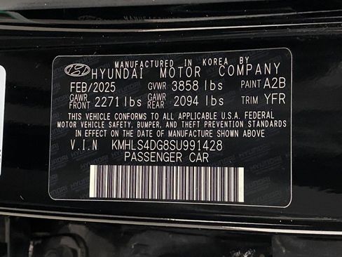 Certified 2025 Hyundai Elantra SEL FWD image 33
