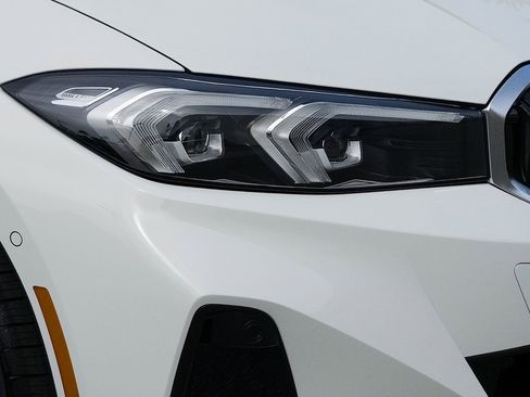 New 2026 BMW 330i Sedan w/ Convenience Package image 8