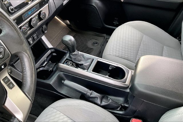 Used 2021 Toyota Tacoma SR5 RWD image 13