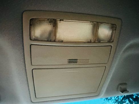 Used 2011 Toyota Camry LE w/ LE Extra-Value Pkg image 12