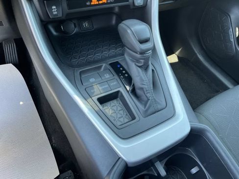 Used 2025 Toyota RAV4 XLE FWD image 22