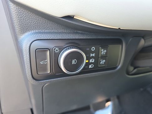 Used 2025 Ford Explorer Platinum w/ Ultimate Package image 34