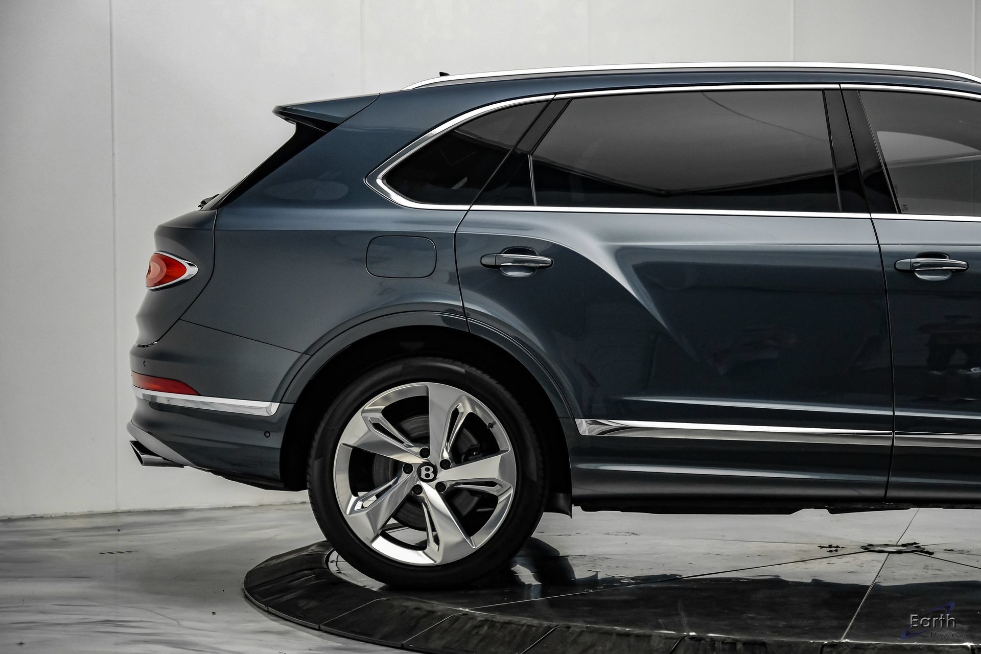 Used 2023 Bentley Bentayga Extended Wheelbase AWD/4WD image 20