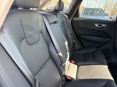 Used 2023 Volvo XC60 B5 Plus FWD image 16