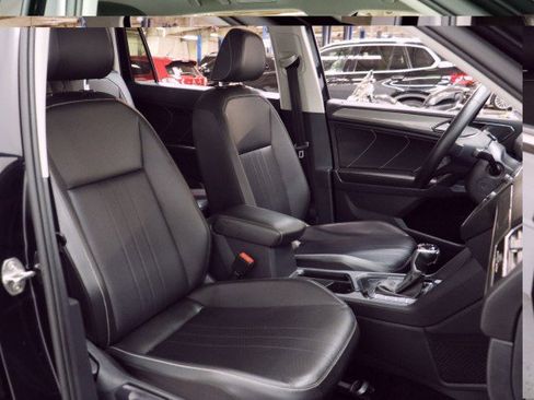 Used 2022 Volkswagen Tiguan SE FWD image 23