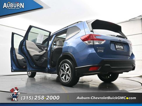 Used 2024 Subaru Forester Premium AWD/4WD image 40